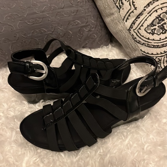 Aerosol Black size 8 sandal gently worn really good condition - Picture 3 of 7